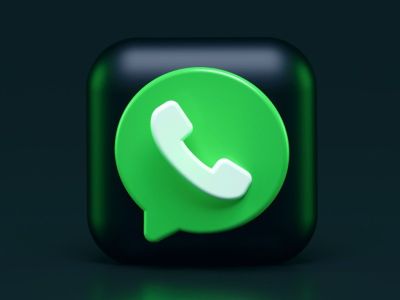 iOS- WhatsApp   