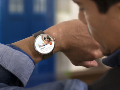      Android Wear  iPhone