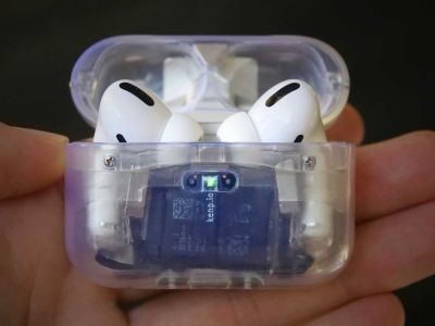      AirPods Pro []