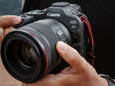 Canon EOS R3:    