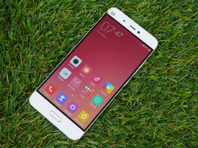  Xiaomi Mi5:   