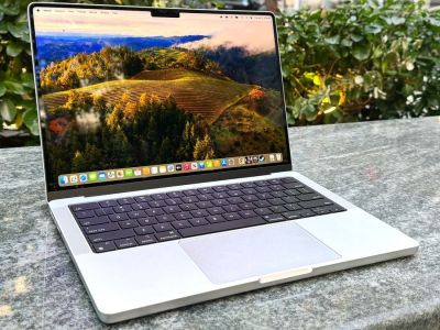 Apple MacBook Air M3      []