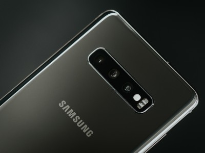 5   Samsung Galaxy S10+ Ceramic 