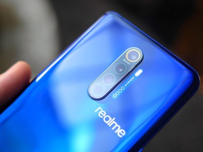   realme    Android 10  2020 