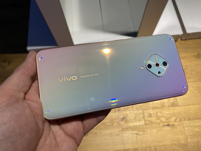     :     vivo V17