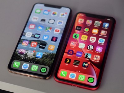  iPhone XS  XR    