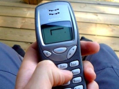 25  . HMD    Nokia 3210