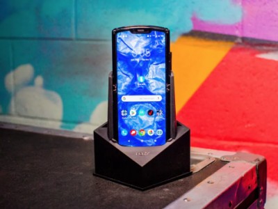 Motorola RAZR (2019)    []