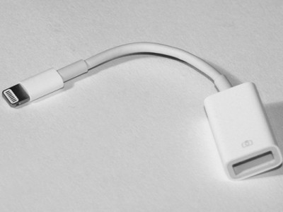  Lightning/USB        iPhone