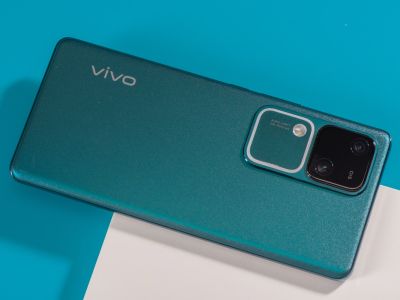    vivo V30:    ?