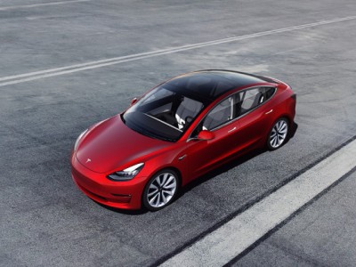 Tesla    Model 3   