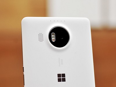  Microsoft Lumia 950 XL     