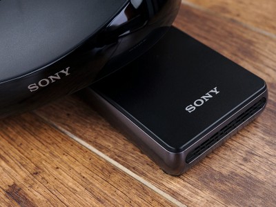  Sony HMZ-T3:  3D-