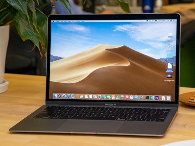 Apple   MacBook Air -  