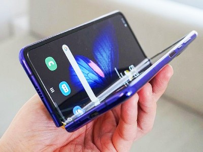  Samsung Galaxy Fold       