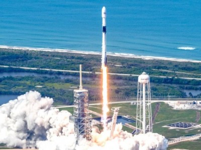 SpaceX      Falcon 9