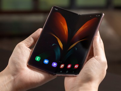 Samsung       Galaxy Z Fold 2