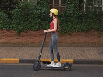   Segway-Ninebot E25      