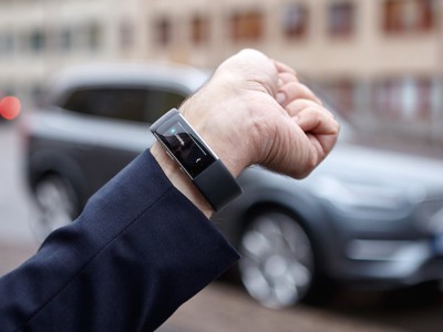 Microsoft Band 2    Volvo 