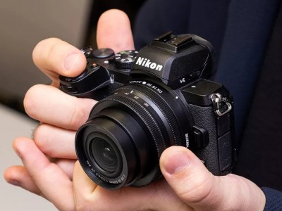 Nikon    Z50   