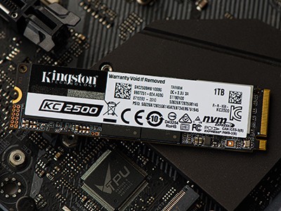  Kingston KC2500:   