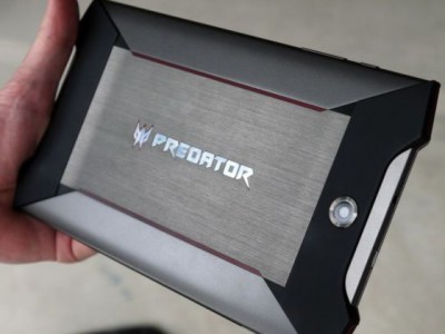 Acer Predator 8      Intel Atom x7