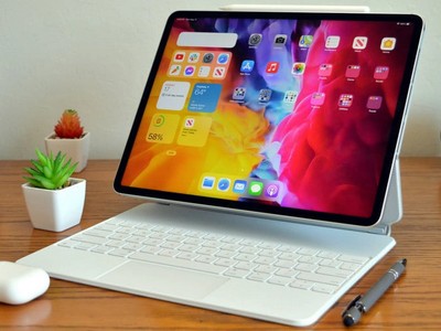 :  iPadOS 16   