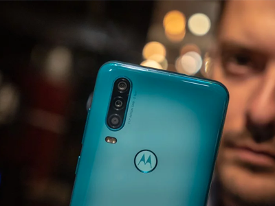     Motorola One Action   -  NFC