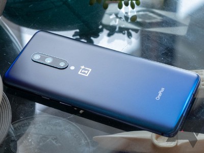    OnePlus 7T  7T Pro    