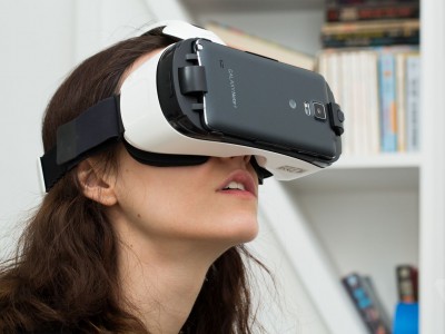  Oculus VR        Samsung