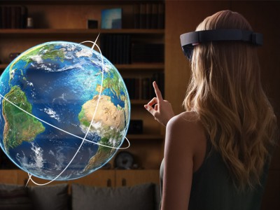 Microsoft    HoloLens