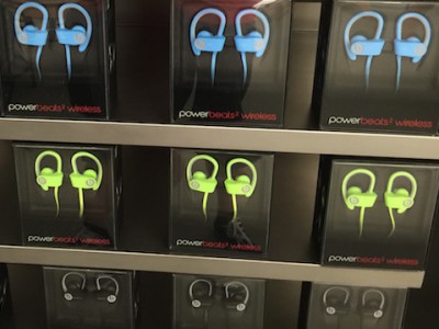 Beats Powerbeats2    Apple Watch Sport