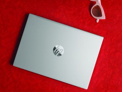 HP Pavilion Aero:    2,5-   