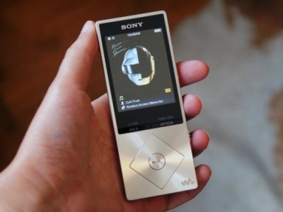 Sony        Walkman