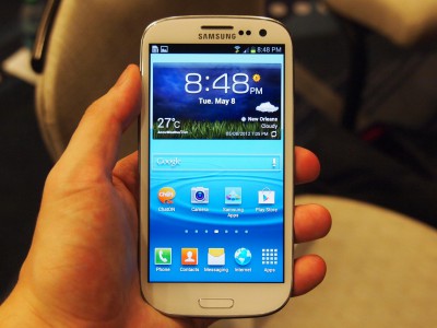 Samsung Galaxy S3:   Android 4.4.2 KitKat    