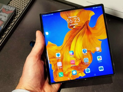   HUAWEI Mate X2   