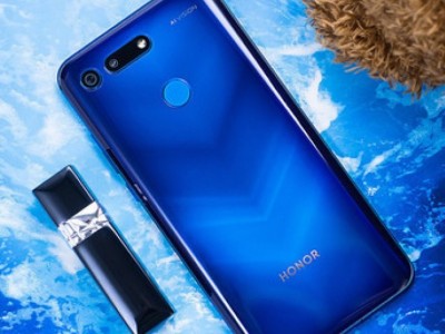       HONOR V30   