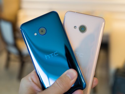 HTC U    