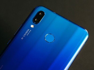  Huawei nova 3:    