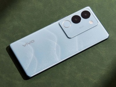  vivo V29: IP68, Snapdragon    50   OIS