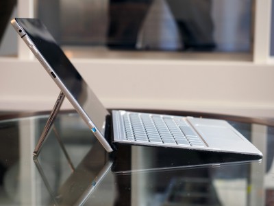 HP Spectre x2   Surface Pro 4