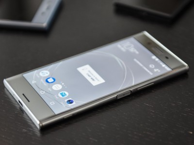  Sony Xperia XZ Premium     