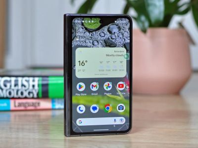  Google Pixel Fold 2   