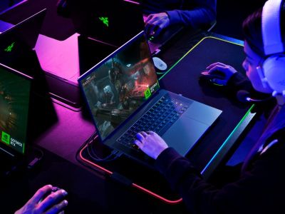    Razer Blade   OLED-