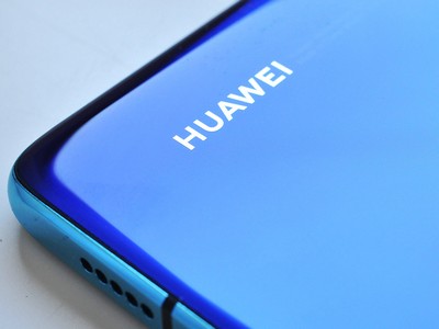 HUAWEI     P50