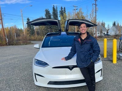   Tesla Model X    