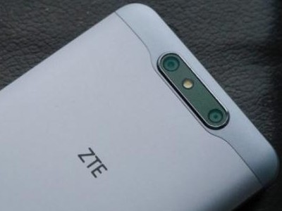 ZTE Blade V8       