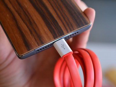 OnePlus     USB Type-C