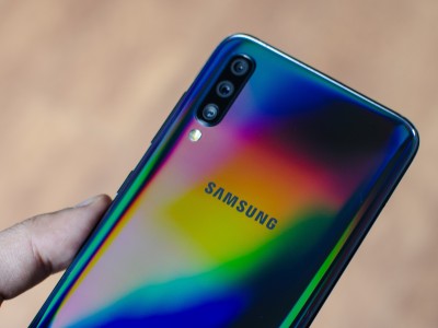    Samsung Galaxy A70   