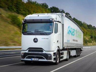 Mercedes-Benz eActros 600    Tesla Semi    500 